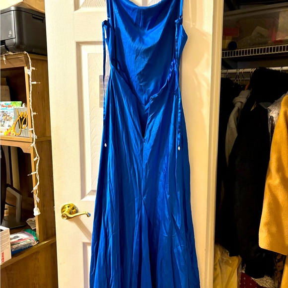 Stacees royal blue satin dress, size 0, with tags. - Picture 3 of 6